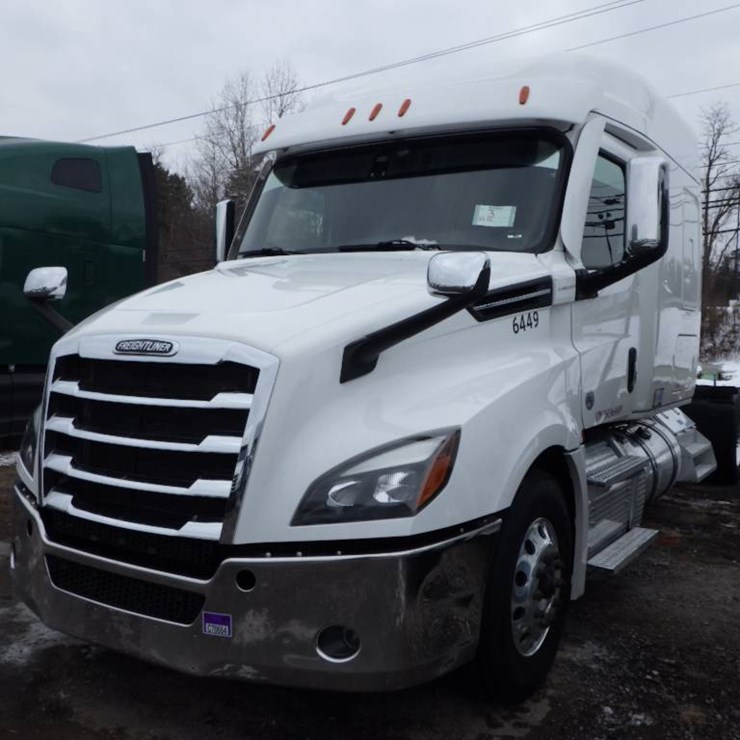 2023 FREIGHTLINER CASCADIA 126