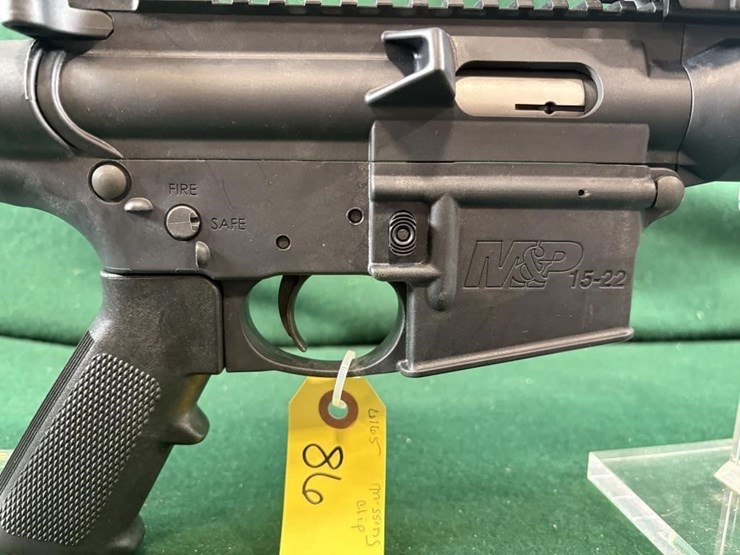 smith-&-wesson-m&p-15-22-22lr-rifle-image-5