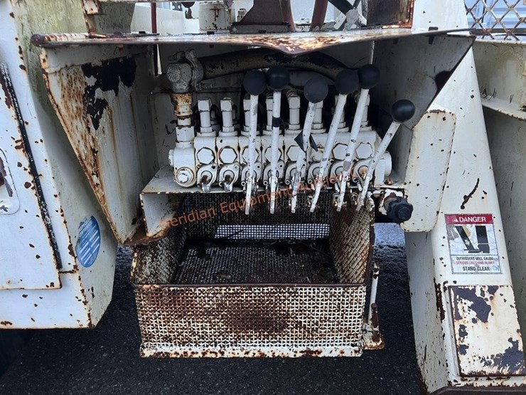 1988-international-s1700-image-18