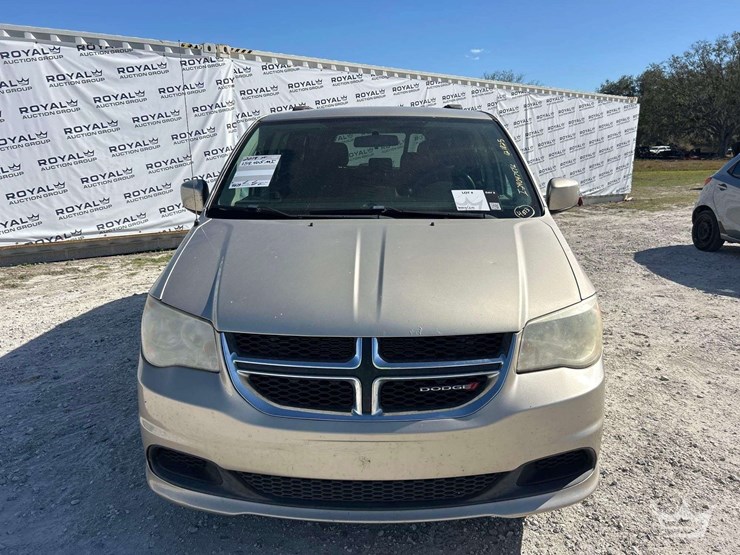 2014-dodge-grand-caravan-image-28