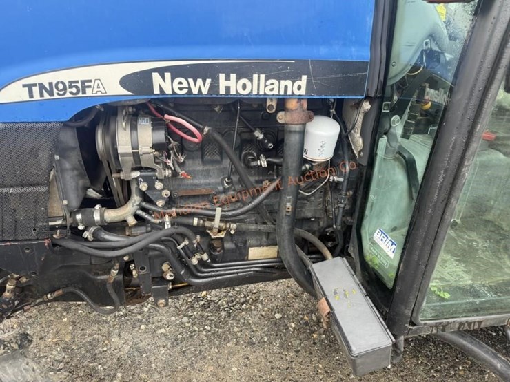 new-holland-tn95fa-image-17