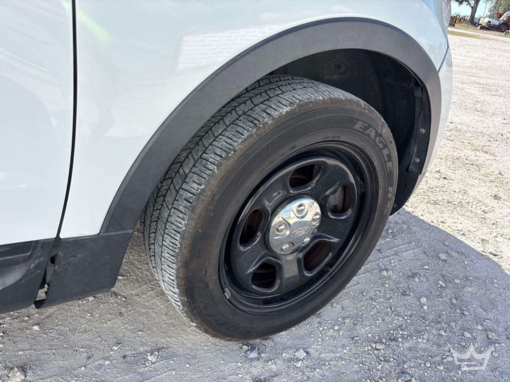 2015-ford-explorer-image-26