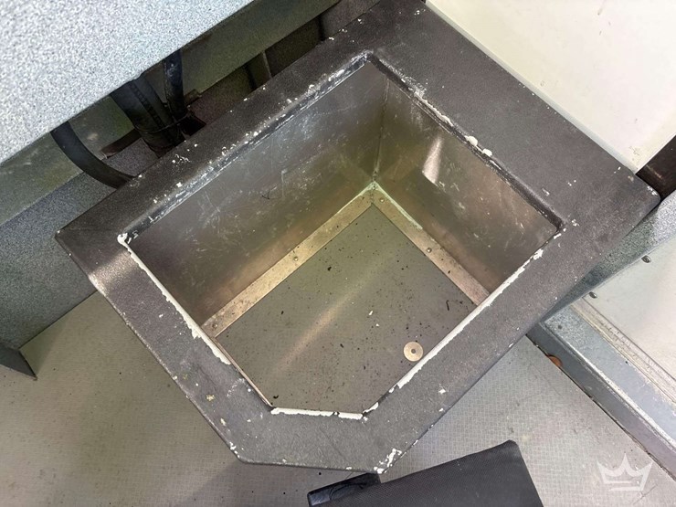 tug-boat-with-tri-axle-magic-tilt-boat-trailer-image-100