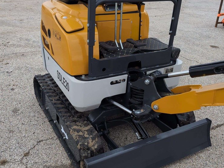 sdle20-mini-excavator---sd-launch-image-4