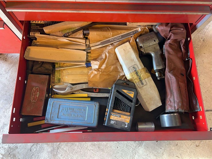 snap-on-toolbox-with-tools-image-17