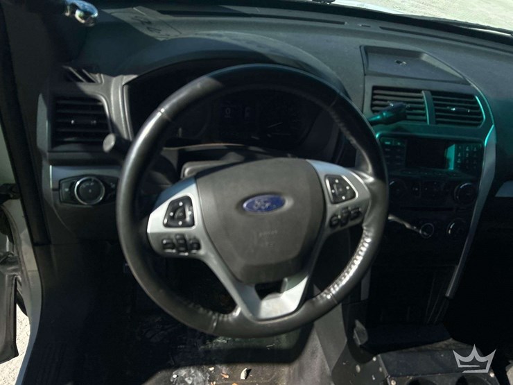 2014-ford-explorer-image-11