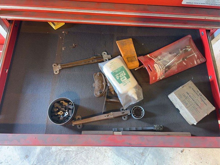 snap-on-toolbox-with-tools-image-15