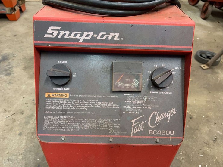 snap-on-battery-charger-image-6