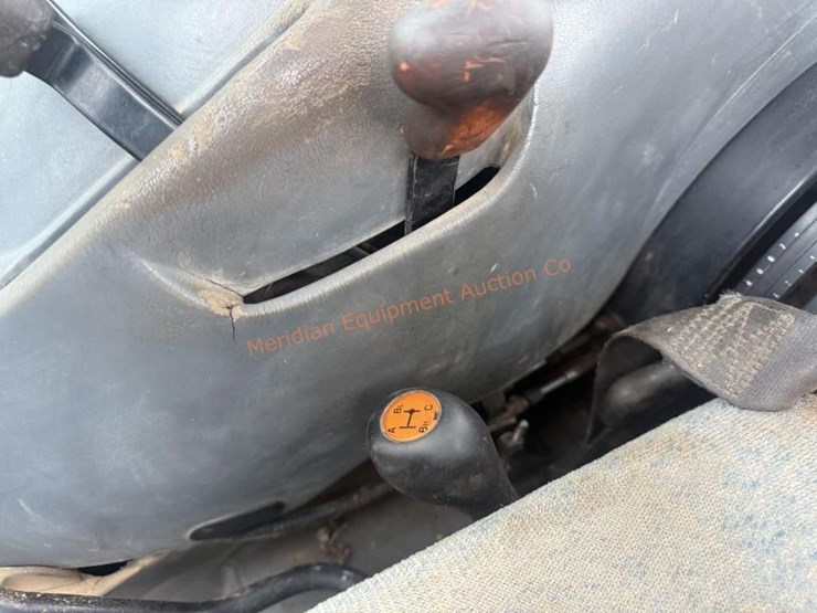 new-holland-tn95fa-image-38