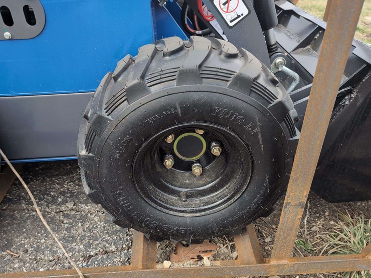 agt-wheeled-skid-steer-loader-mx-mrw14---blue-image-2