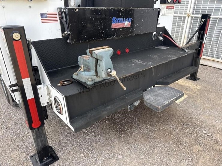 2016-ford-f550-image-14