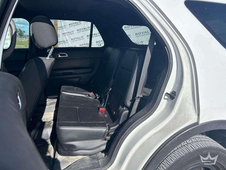 2014-ford-explorer-image-16