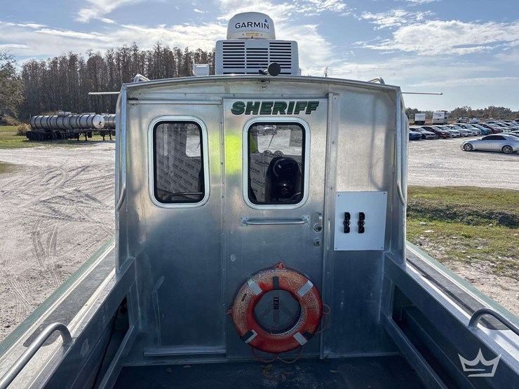 tug-boat-with-tri-axle-magic-tilt-boat-trailer-image-35