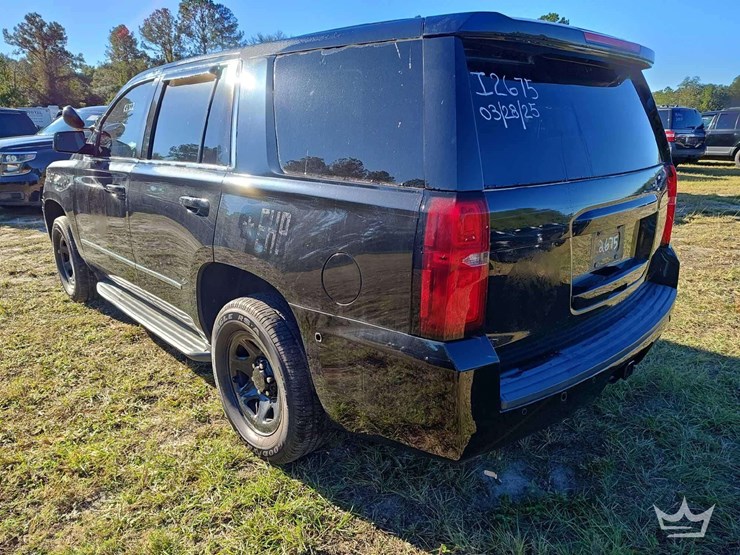 2017-chevrolet-tahoe-image-2