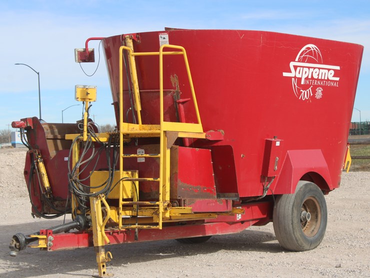 supreme-intl-700t-image-1