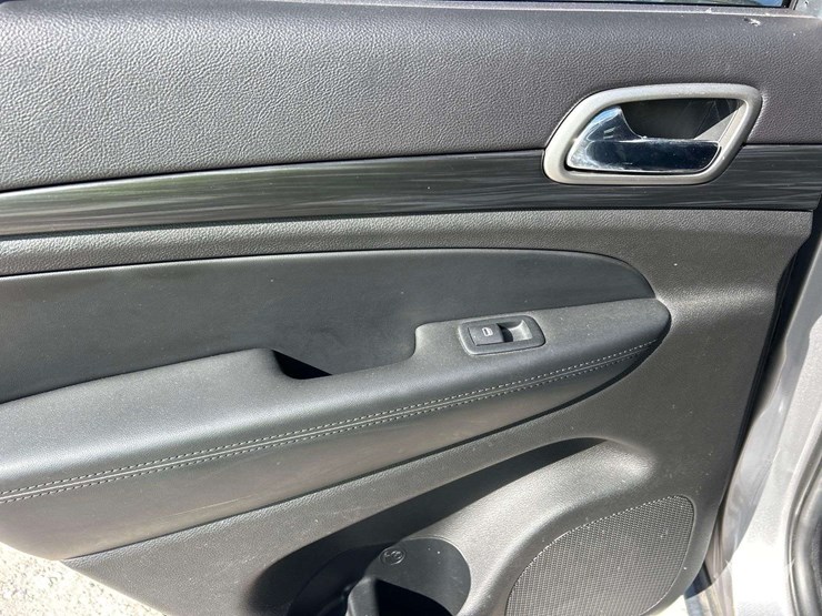 2019-jeep-grand-cherokee-image-21