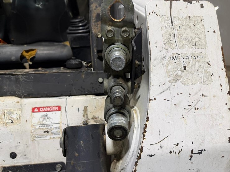 bobcat-t250-image-11