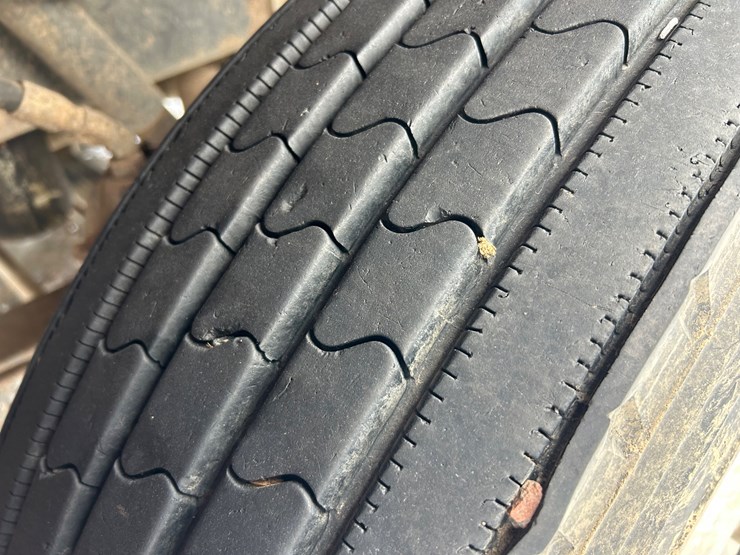 1994-peterbilt-379-image-25