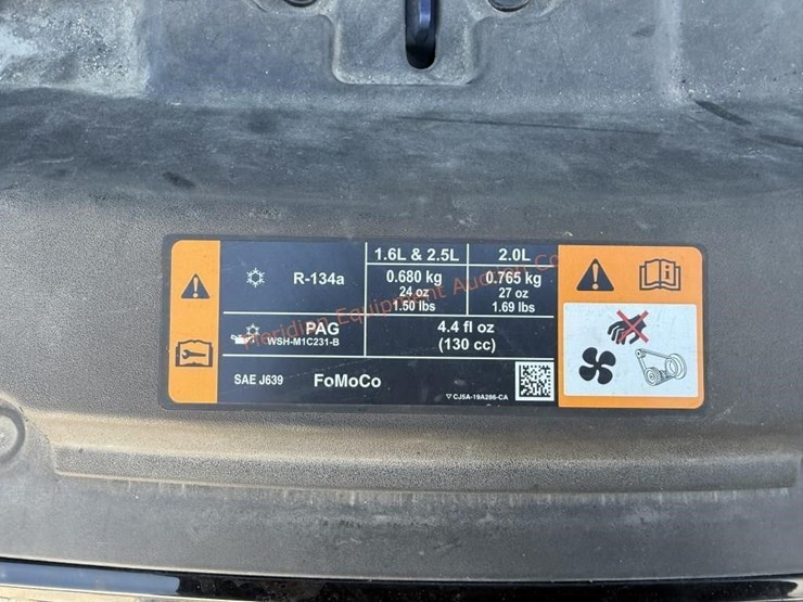 ford-escape-titanium-image-19