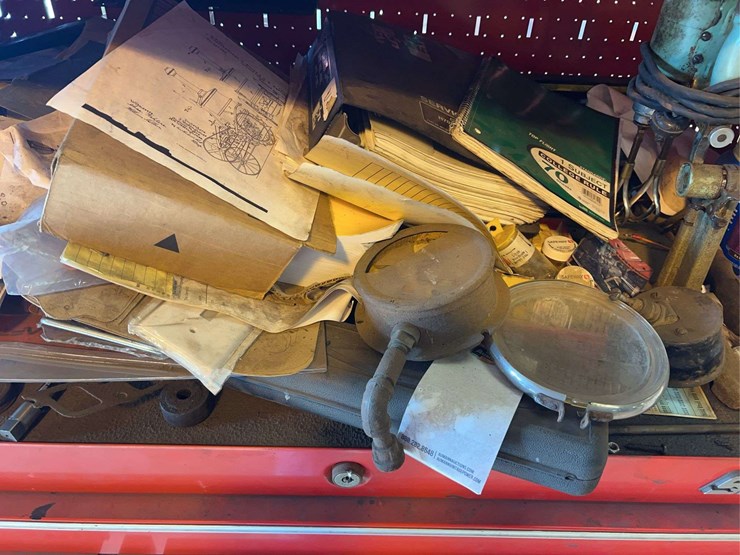 snap-on-toolbox-with-tools-image-10