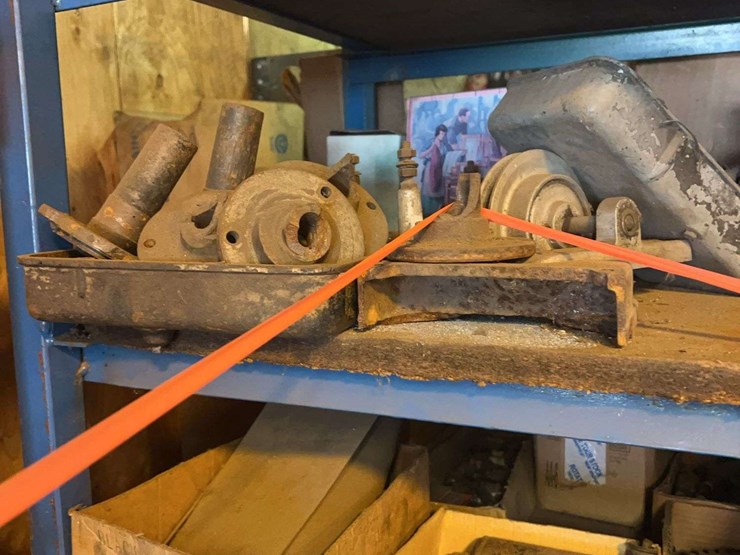 contents-of-shelves-image-29