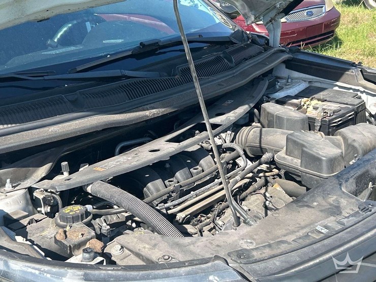 2017-ford-explorer-image-8