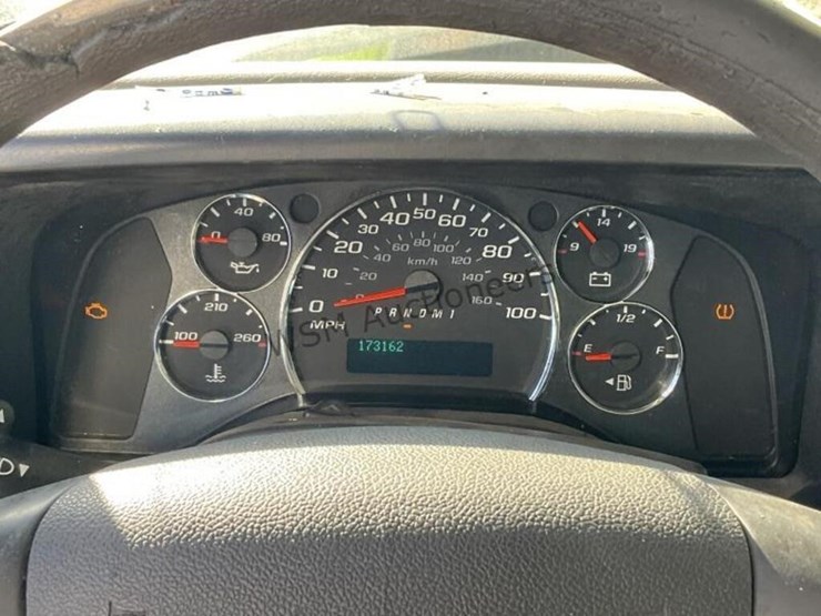 2015-chevrolet-express-3500-image-20