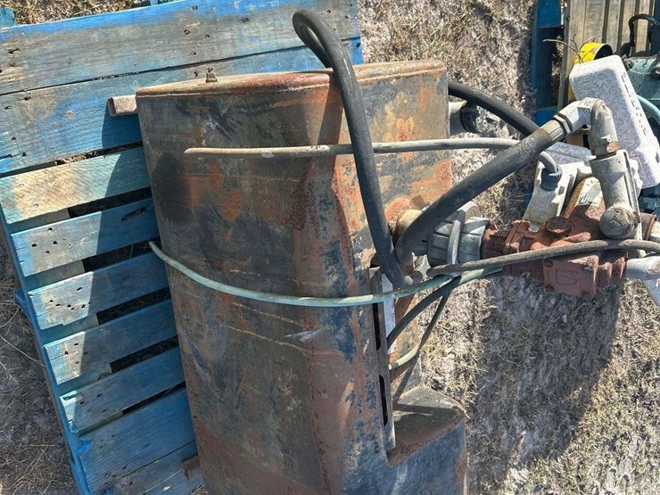 50-gallon-diesel-fuel-tank-with-fill-rite-pump-image-8