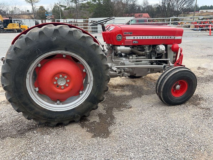 massey-ferguson-135-image-13