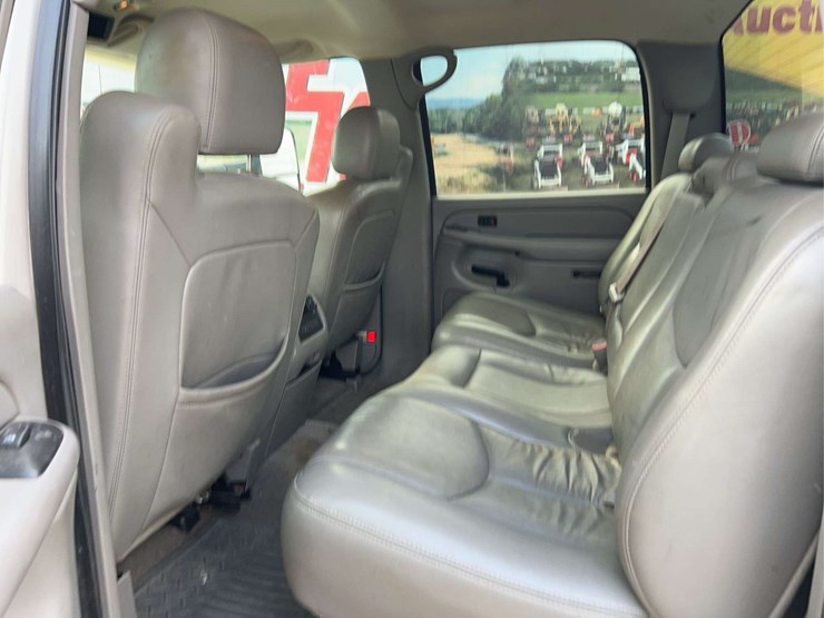 2007-chevrolet-2500-image-17