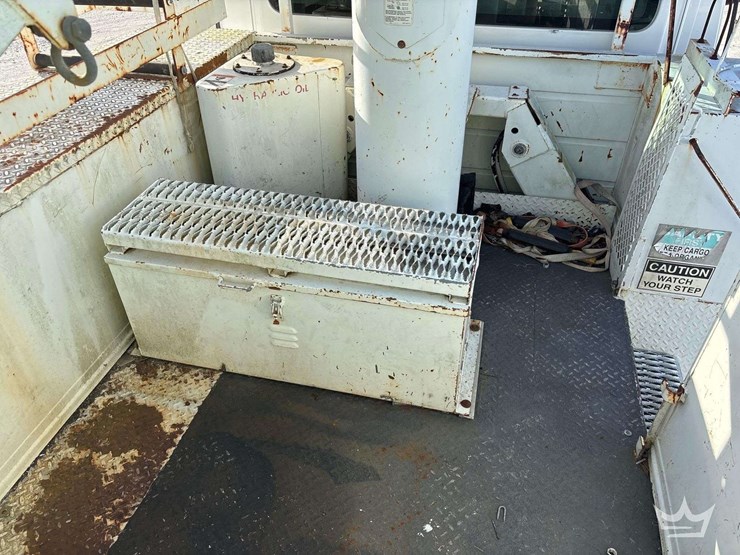 2088-chevrolet-c7500-altec-ta40-41ft.-bucket-truck-image-34