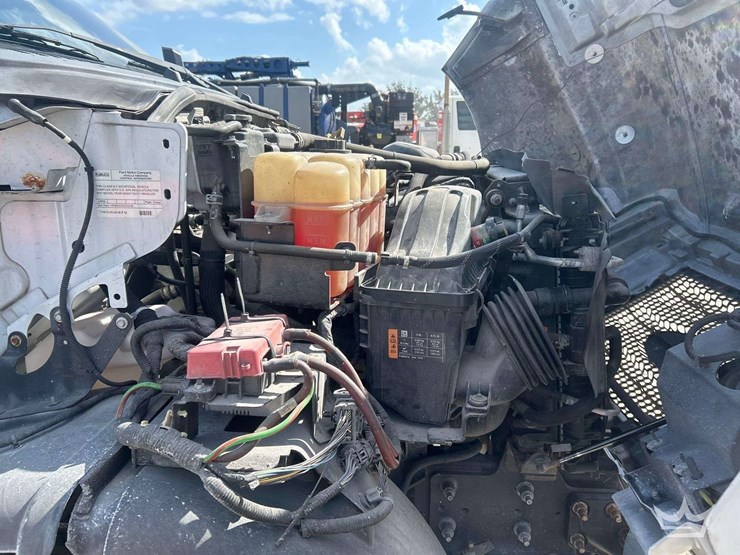 2017-ford-f650-image-8