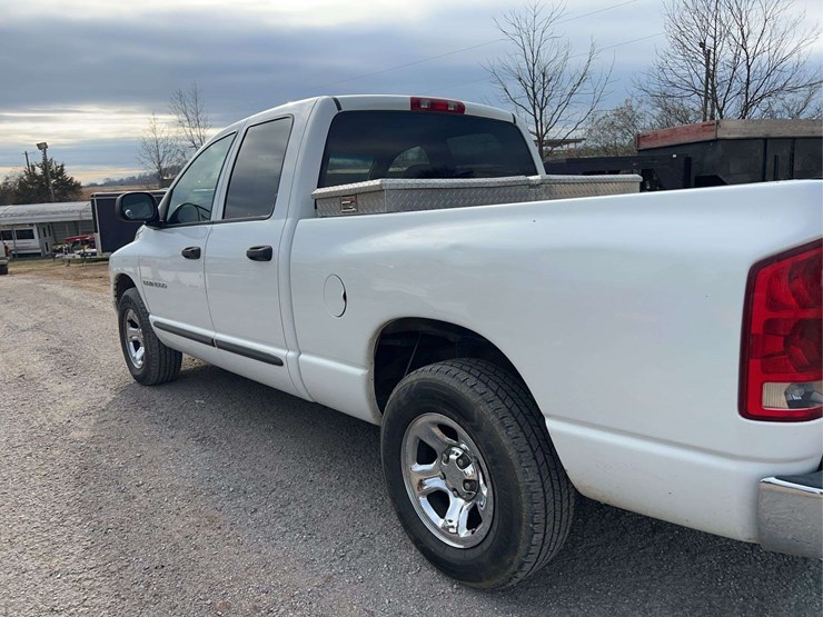 2003-dodge-1500-image-13