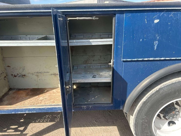 2017-ford-f650-image-31