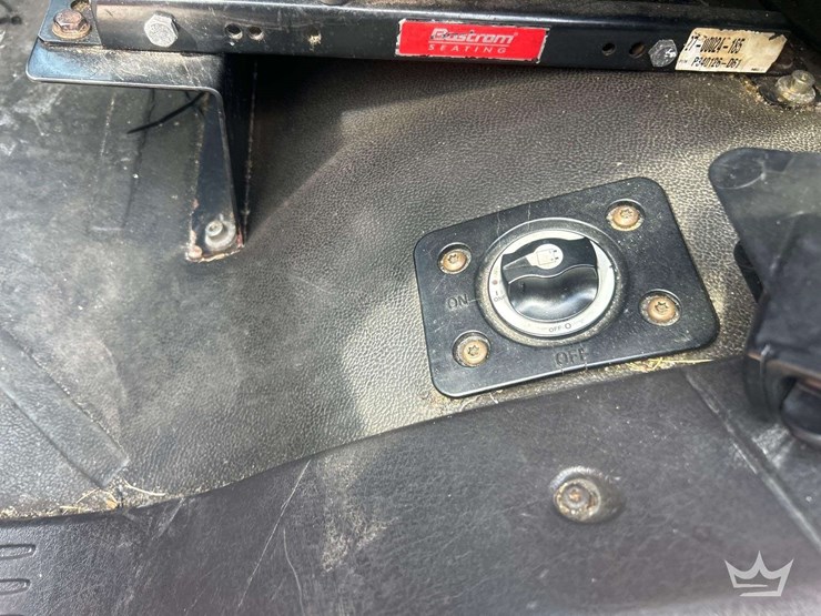 2016-freightliner-m2-106-image-19