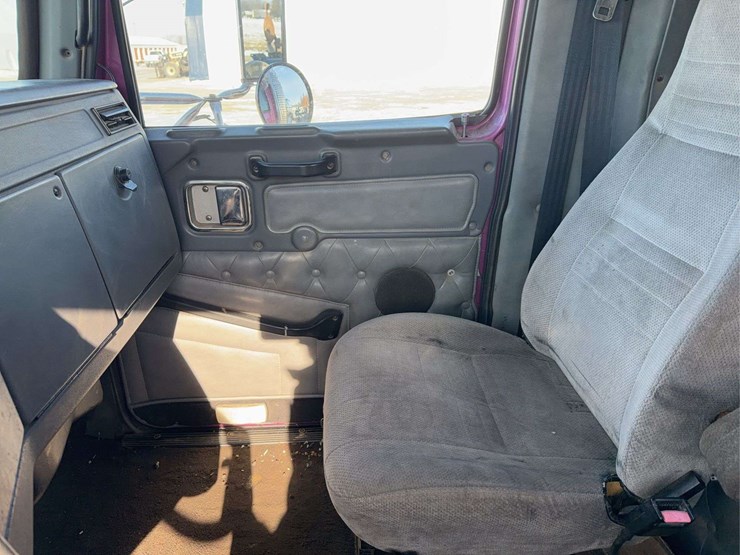 2001-western-star-semi-image-10