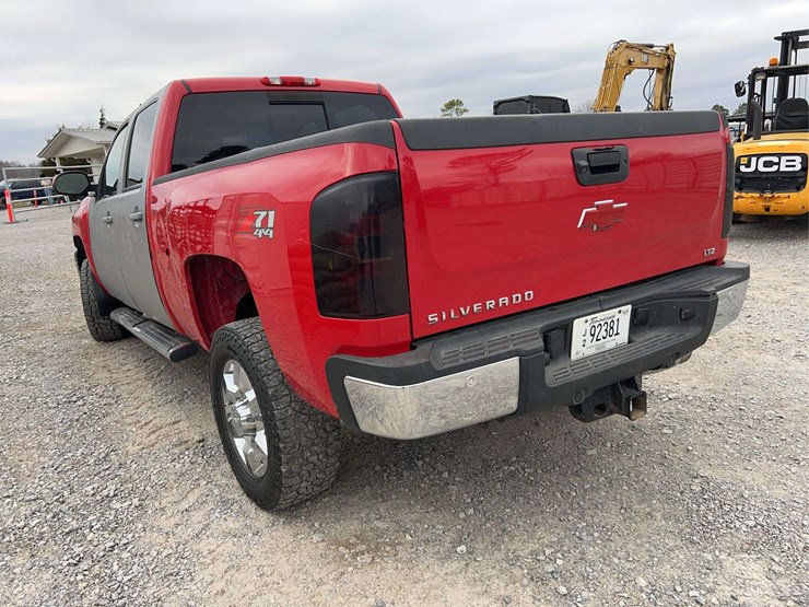 2012-chevrolet-2500-image-11