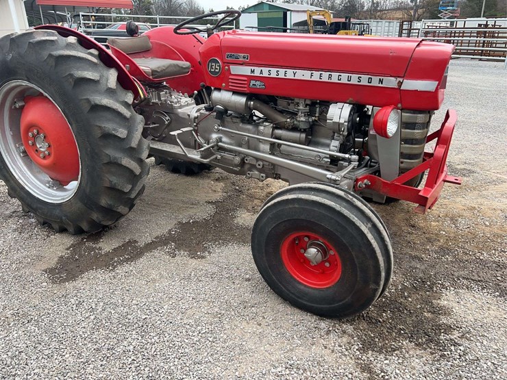 massey-ferguson-135-image-11