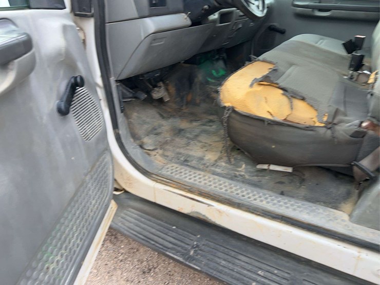 2001-ford-f250-image-17