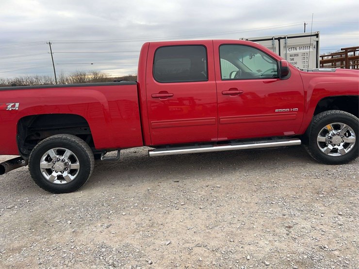 2012-chevrolet-2500-image-4