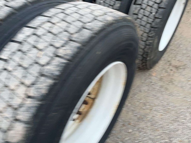 2005-peterbilt-385-image-20