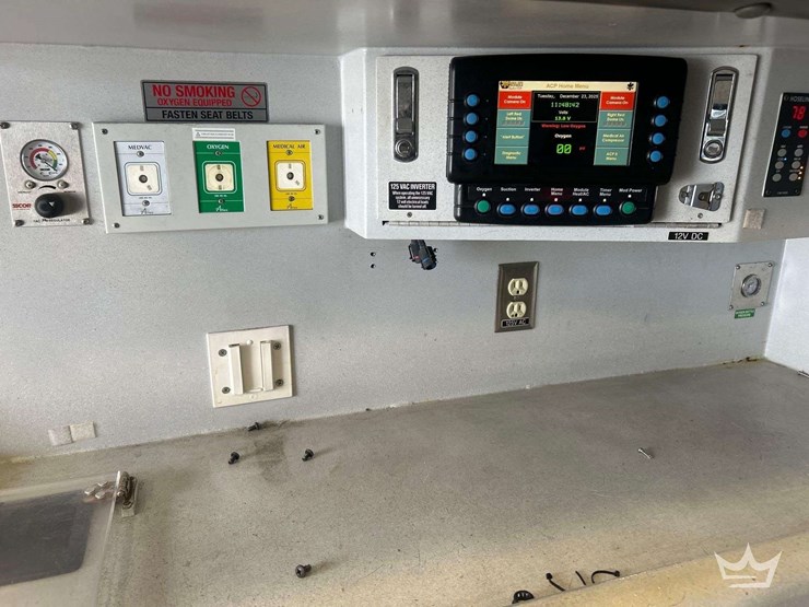 2016-freightliner-m2-106-image-52