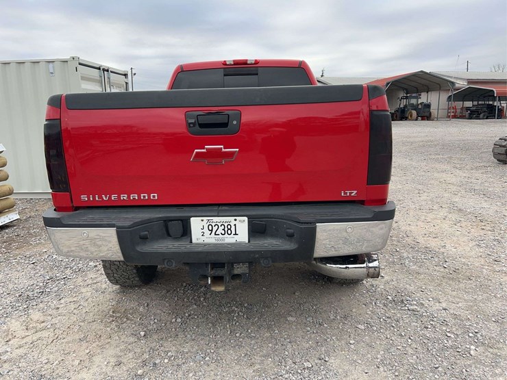 2012-chevrolet-2500-image-9