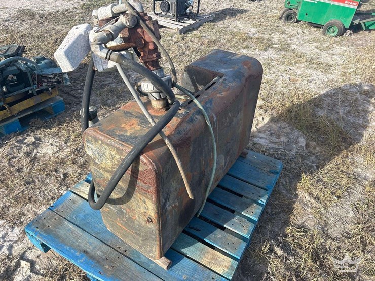 50-gallon-diesel-fuel-tank-with-fill-rite-pump-image-4