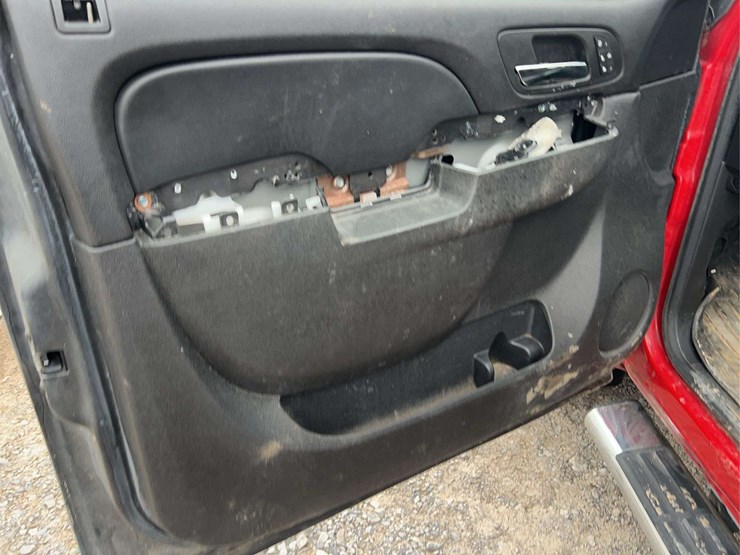 2012-chevrolet-2500-image-15