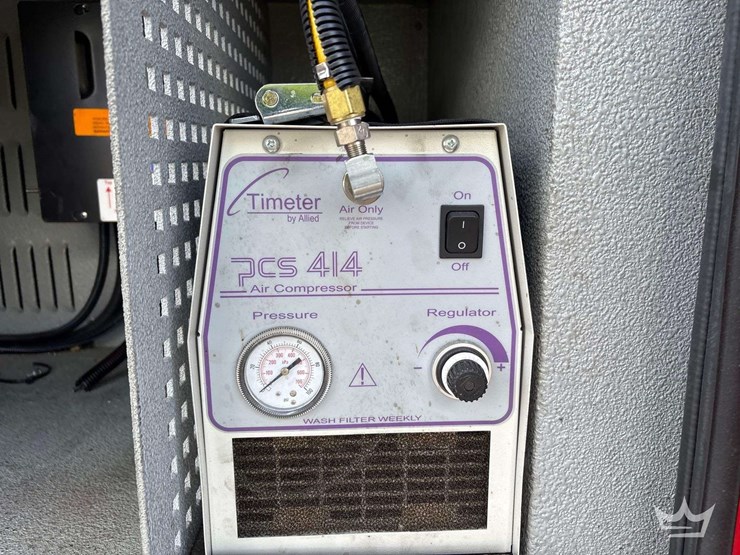 2016-freightliner-m2-106-image-45