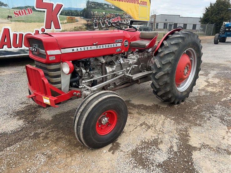 massey-ferguson-135-image-5