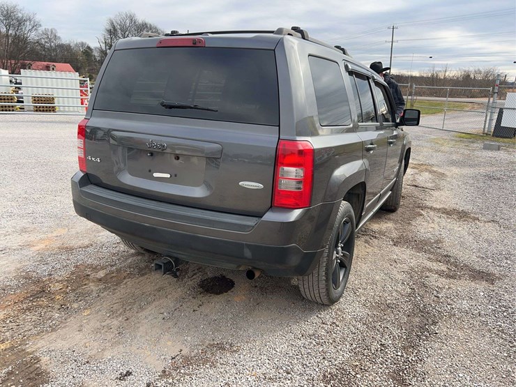 2014-jeep-patriot-image-14