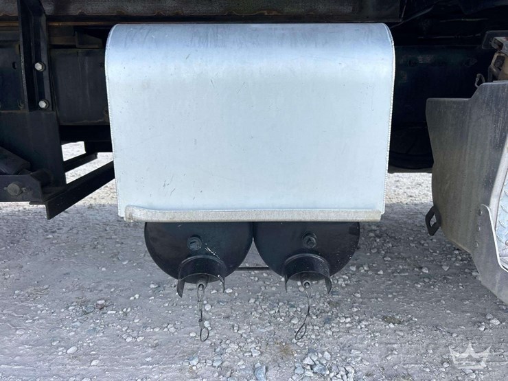 2018-peterbilt-348-image-42