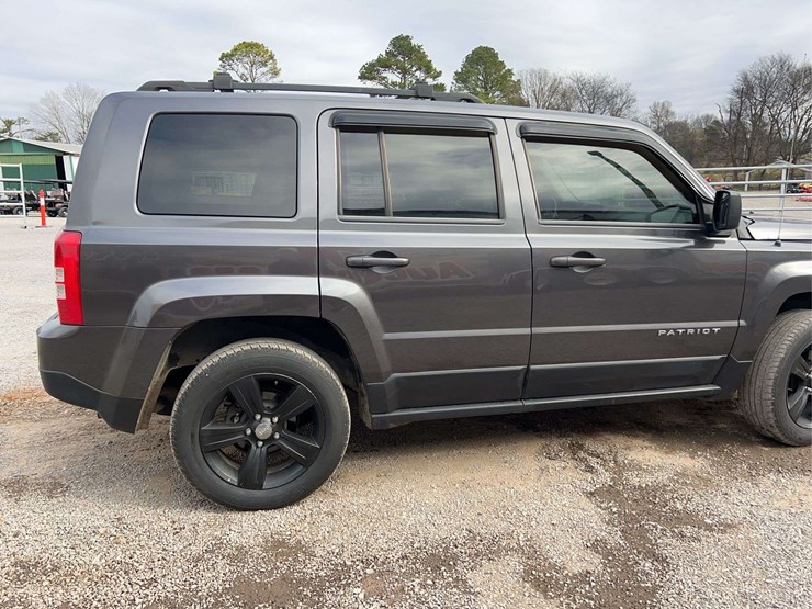 2014-jeep-patriot-image-12
